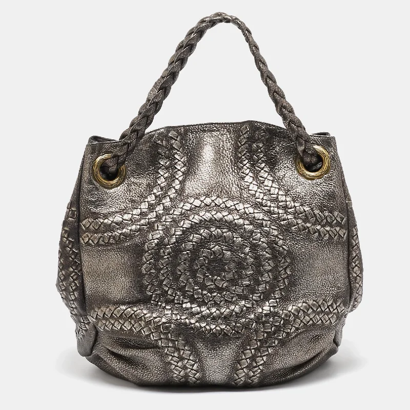 Quilted hobo bag with a diamond pattern for a classic aestheticBottega Veneta Metallic Leather Illusion Hobo