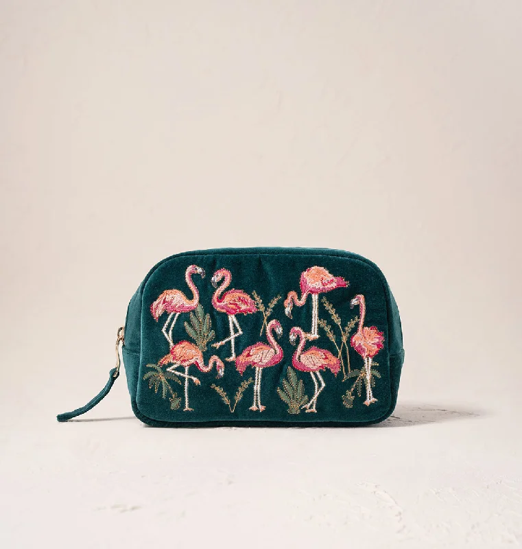 Leatherette makeup bag with a quilted pattern and a magnetic closureFlamingos Makeup Bag