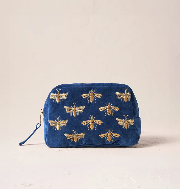 Leatherette makeup bag with a quilted pattern and a magnetic closureHoney Bee Makeup Bag