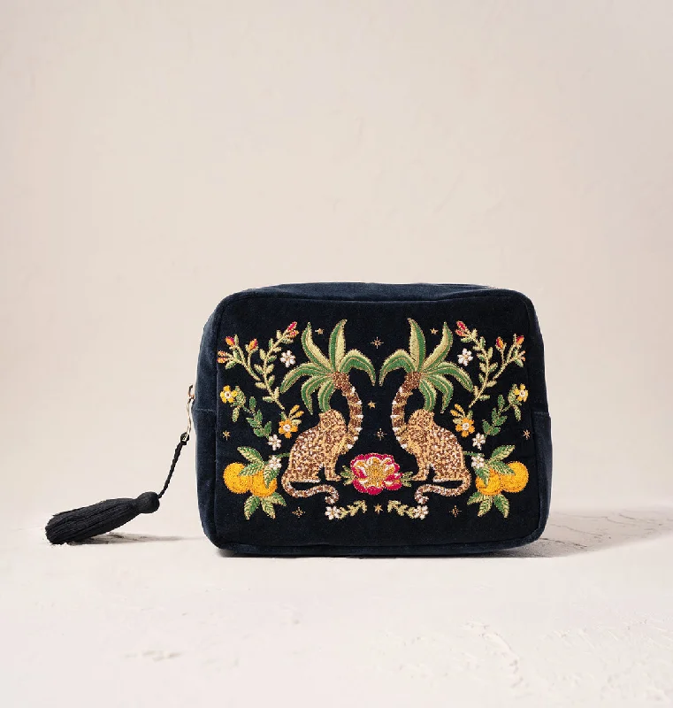 Convertible makeup bag that can be hung on a hook or laid flatTropical Jaguar Wash Bag