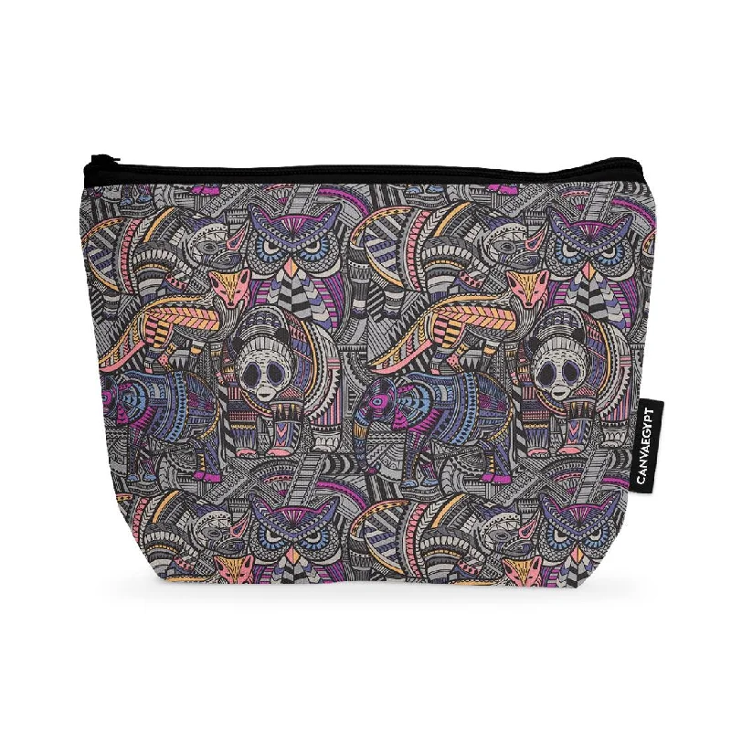 Plus-size makeup bag with an extra-large capacity for storing all makeup essentialsMakeup Pouch Jungle Maze