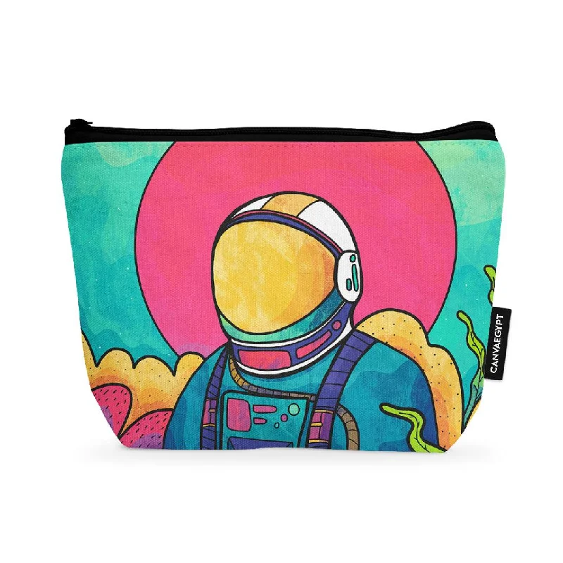 Plus-size makeup bag with an extra-large capacity for storing all makeup essentialsMakeup Pouch Planet explorer