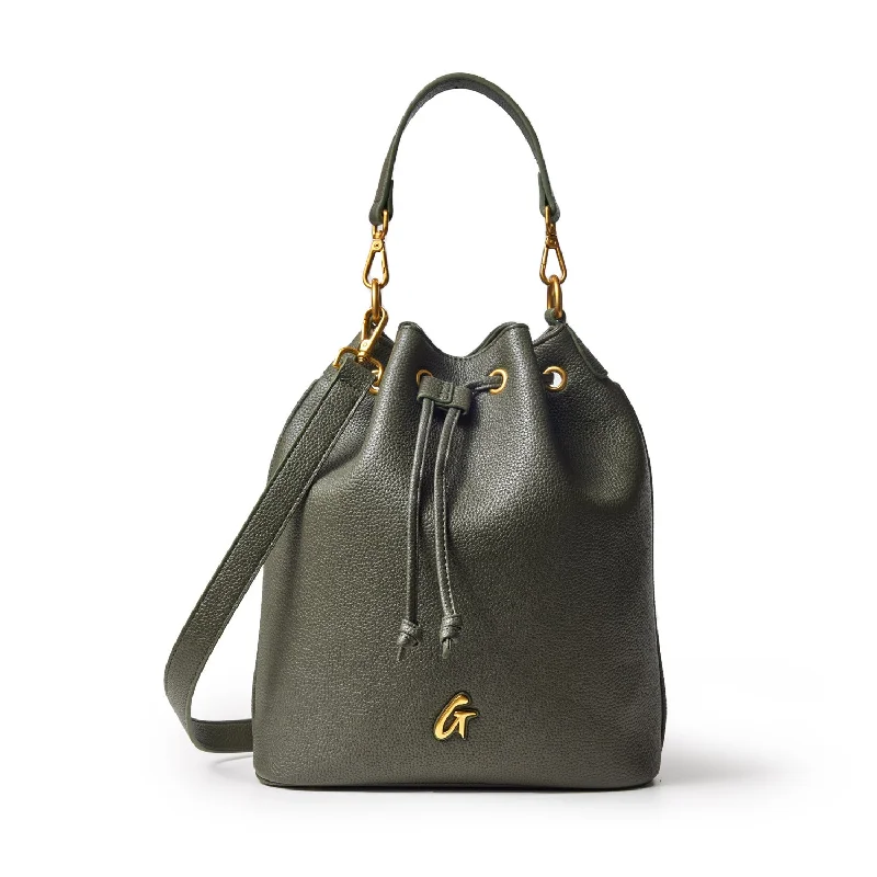 Vintage - style bucket bag with a brass clasp and leather strapsLARGE PEBBLE BUCKET BAG - OLIVE GREEN