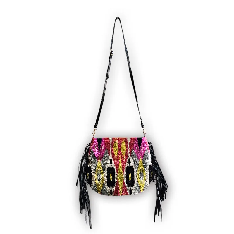 Laser - cut leather bucket bag with an intricate patternVeni Bag VE02