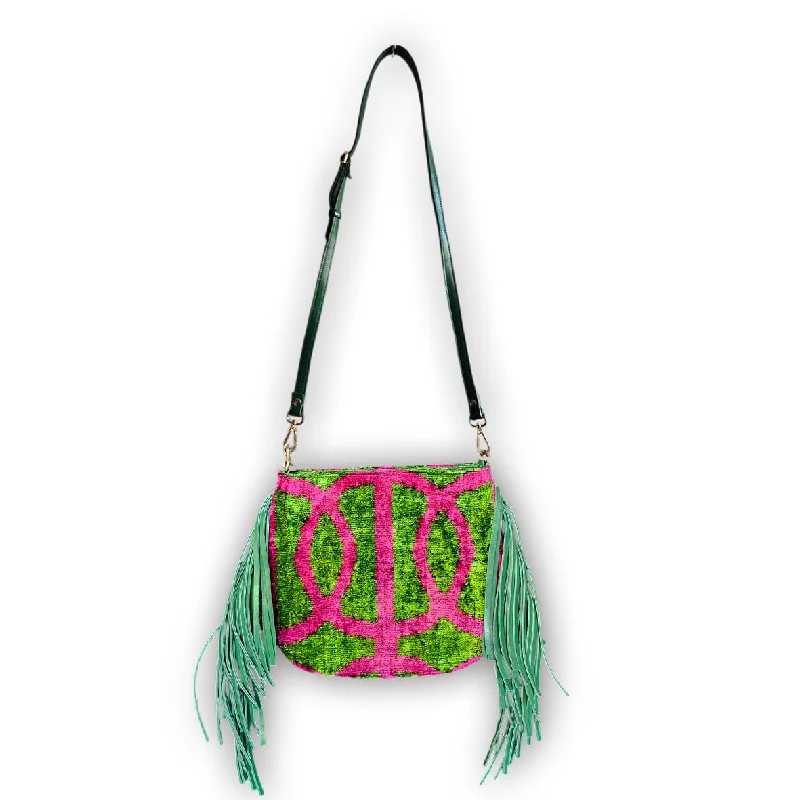 Embroidered bucket bag with colorful threadwork for an ethnic charmVeni Bag VE06