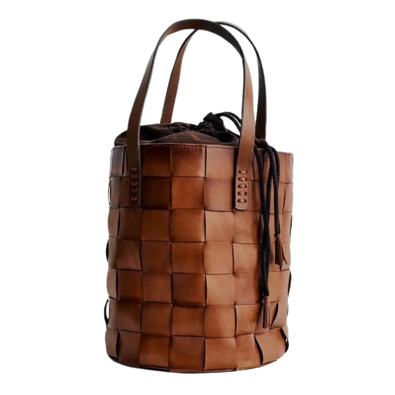 Leatherette shoulder bag with a quilted diamond pattern for sophisticationJapan Bucket