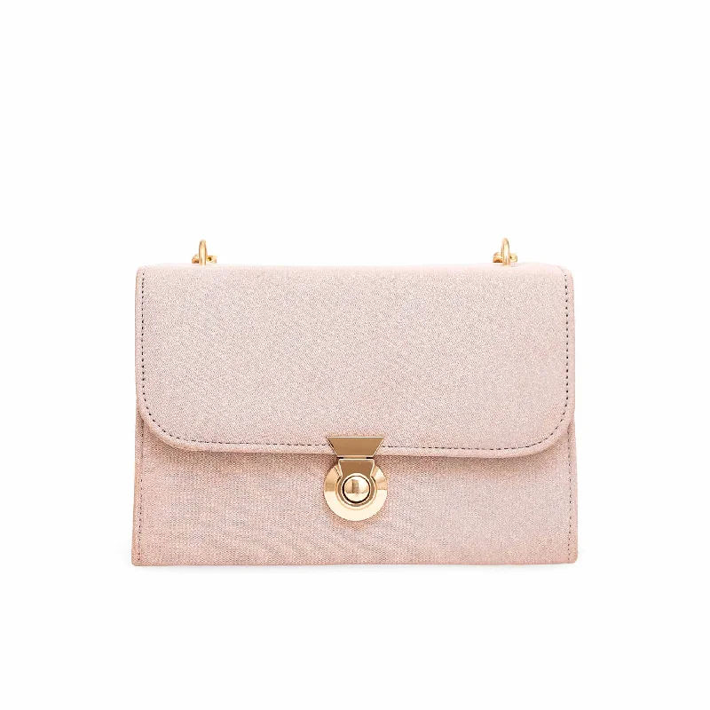 Soft suede shoulder bag in a warm camel color for autumn eleganceGolden Formal Shoulder Bag P55571