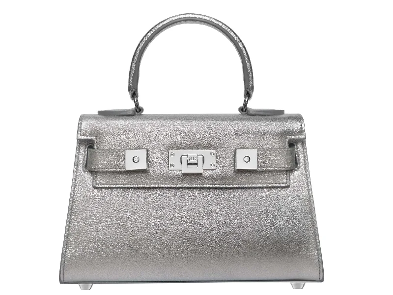 Silk - lined shoulder bag with a smooth interior for protecting belongingsMaya Mignon Glacier - Silver Sparkle