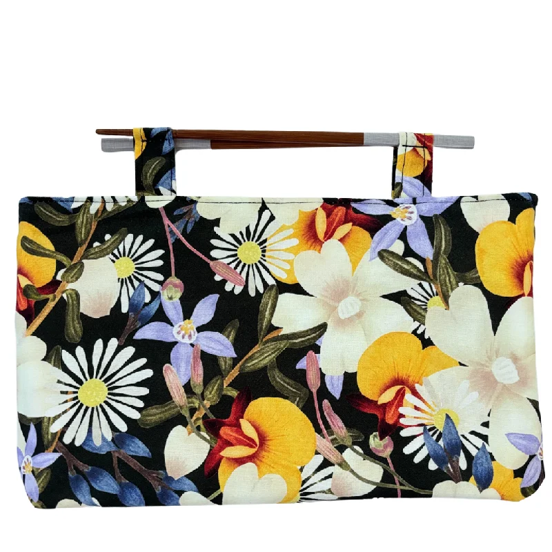 Embroidered silk handle bag with intricate peacock motifs for a touch of luxuryGarden Party Chopstick Handle Clutch Bag