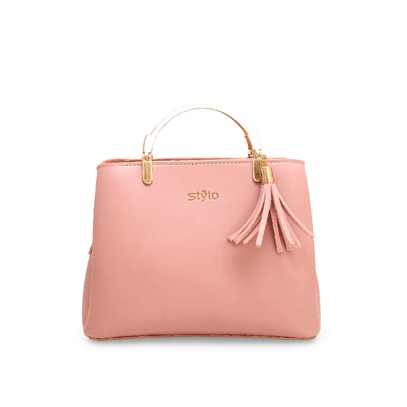 Soft suede shoulder bag in a warm camel color for autumn elegancePink Casual Shoulder Bag P55478