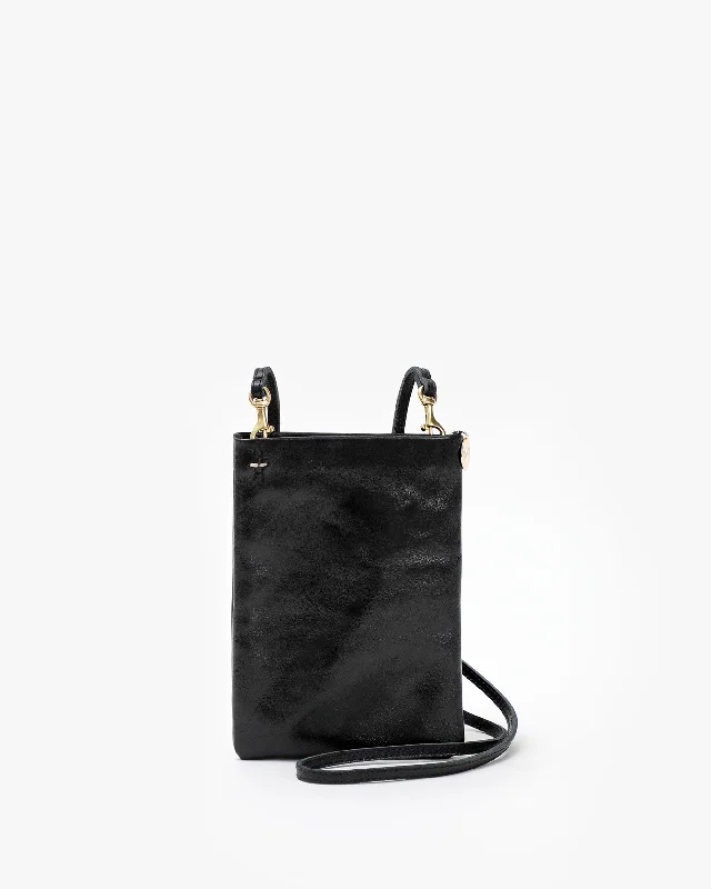 Crossbody bag with a detachable strap for easy customizationPoche