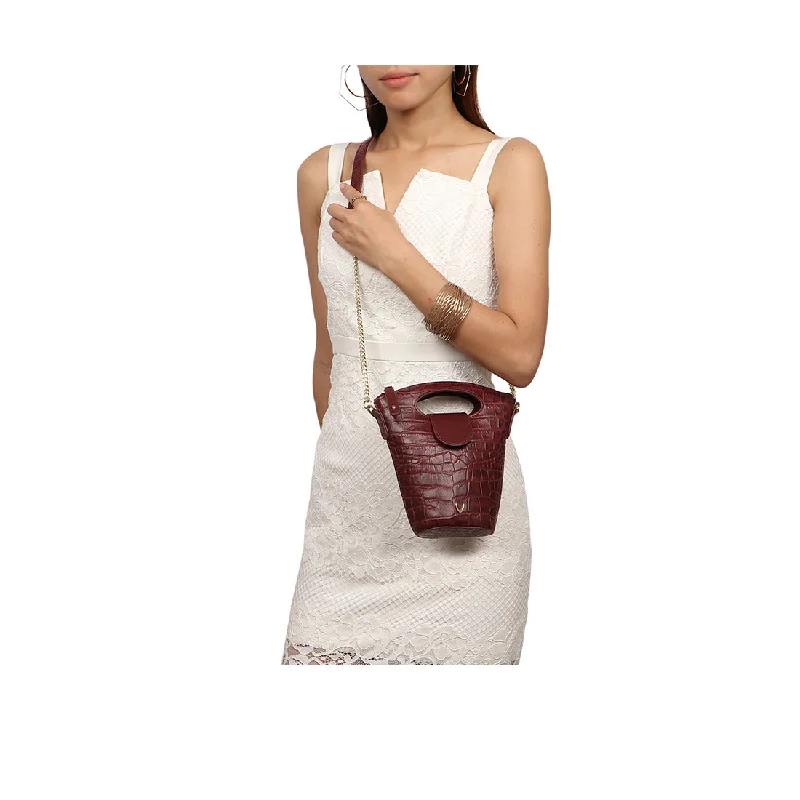 Miniature evening bag with a fold - over clasp for a compact optionROSARIO 03 SLING BAG