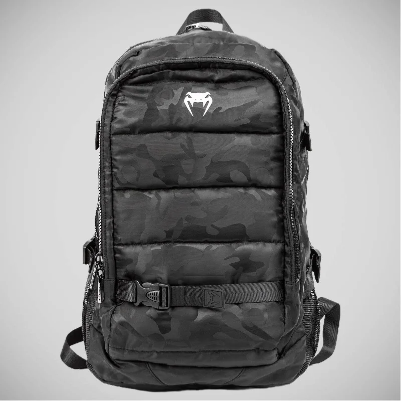 Canvas backpack with a colorful tie - dye pattern for a hippie - chic lookVenum Challenger Pro Back Pack Black/Dark Camo